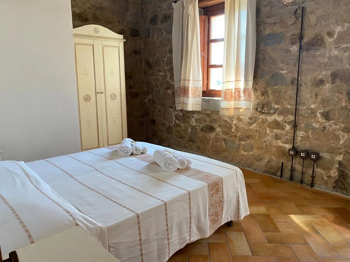Pensión Hotel Bed And Bike Antico Mulino Aglientu