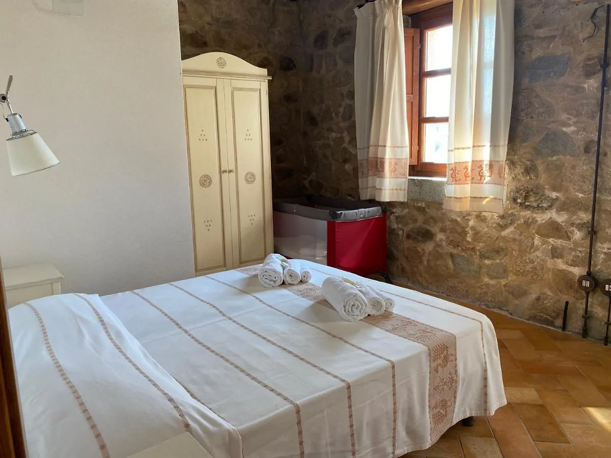 Pensión Hotel Bed And Bike Antico Mulino Aglientu